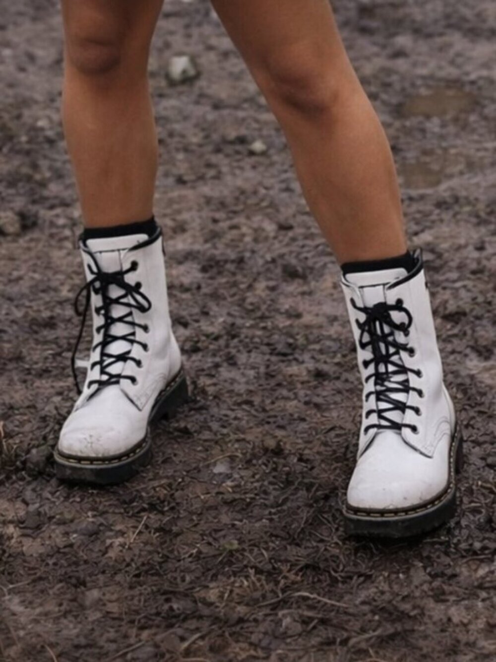 Dr. Martens Zavala White Chunky Lug Sole 8-Eye Lace-Up Combat Boot Size 6